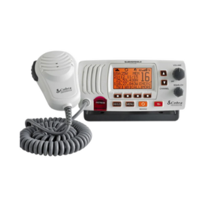 Radio móvil marino VHF clase D con función de megafonía y grabador automático de 20 segundos de audio recibido. cuenta con los canales Internacionales, de Canadá y Estados Unidos
