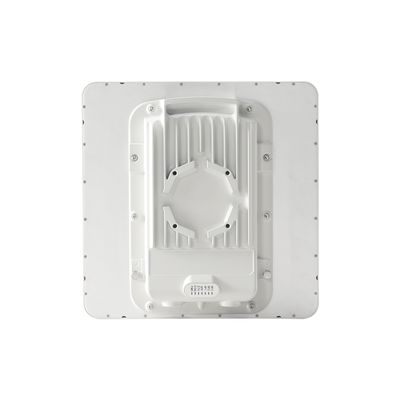 Radio PTP / 1.36 Gbps / 4.9-6.2 GHz / 802.11ac Wave 2 MU-MIMO 4x4 / Antena Integrada 23 dBi / IP66/67
